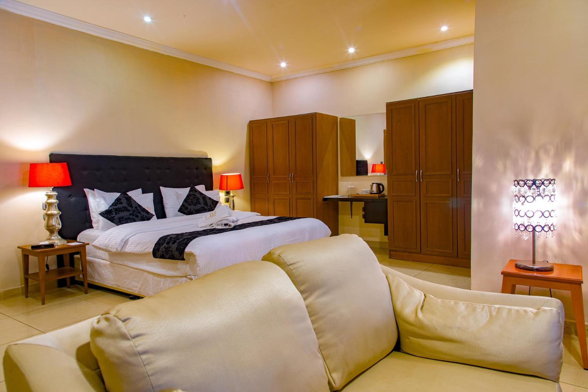 The Country Lodge Hotel Freetown Exteriör bild